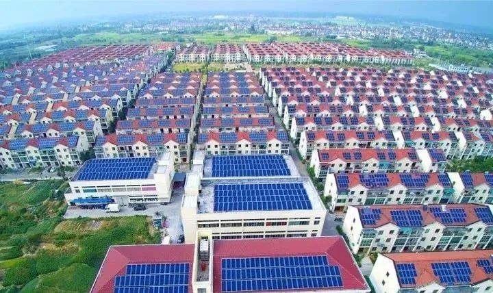 光伏發(fā)電“租房頂、免費(fèi)裝”新套路，警惕陰陽合同，天上不會(huì)掉餡餅！